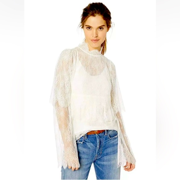 BCBGMaxazria IVORY Scallop Lace Bell Sleeve Blouse size M - Picture 1 of 8